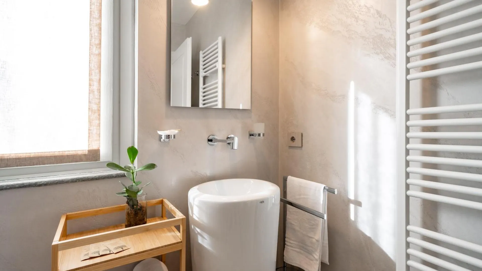 Villa Sunrise - Luxury Property With Pool & Large Private Garden, Few Steps From The Beach, Ideal For Families And People With Mobility Issues Dervio