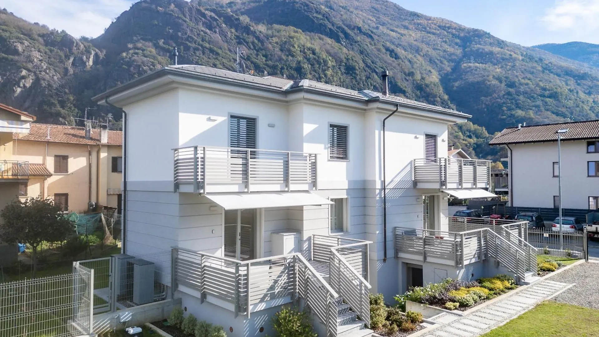 Villa Sunrise - Luxury Property With Pool & Large Private Garden, Few Steps From The Beach, Ideal For Families And People With Mobility Issues Dervio